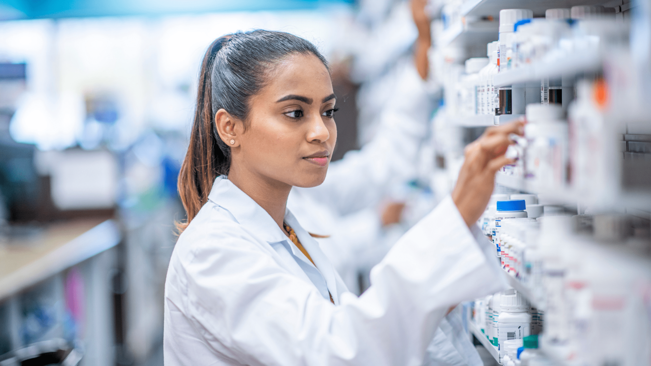 From Intern to Employee: How to Make the Most of Your Pharmacy Internship and Land a Full-Time Job